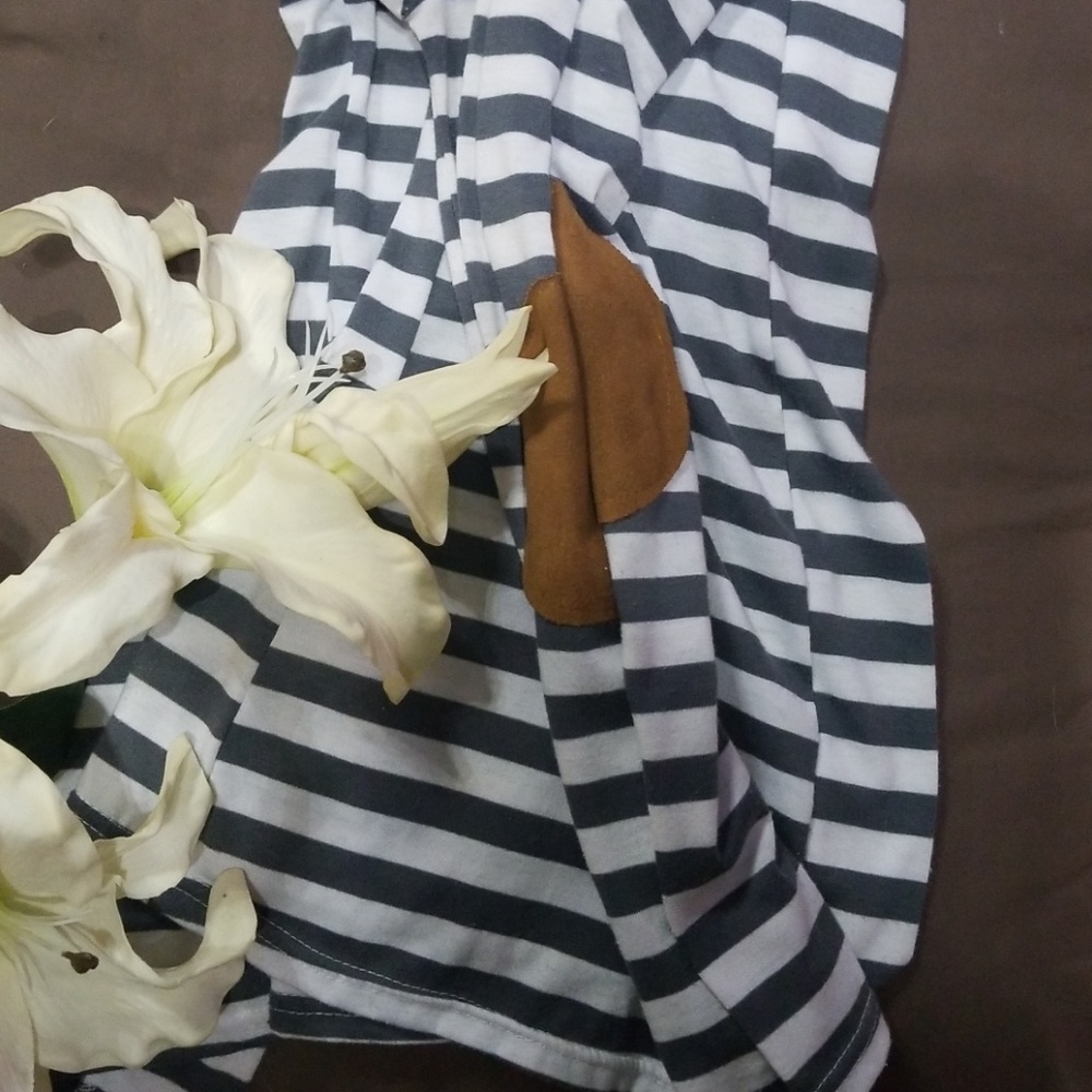 Shirt - Picture 3 of 8